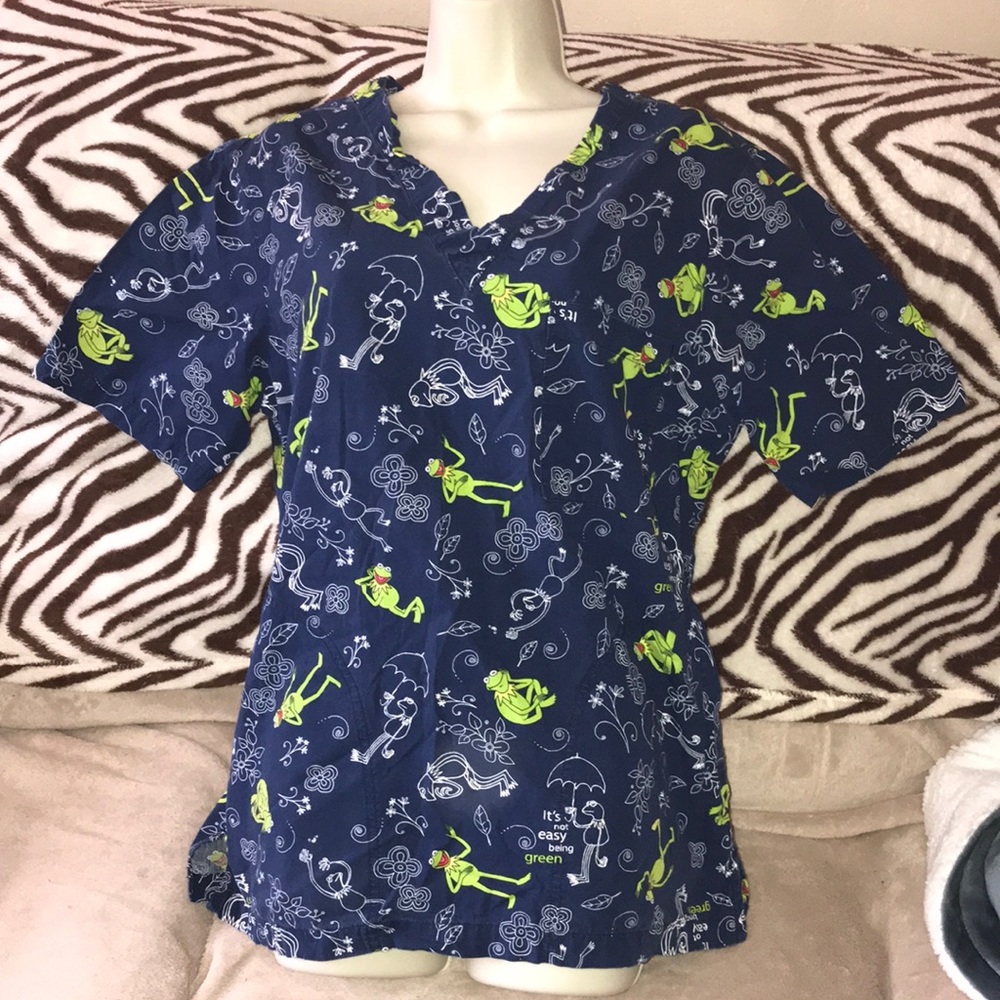 The Muppets size small blue green and white top 💕